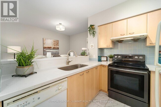 Photo - 38 Lee Centre Dr