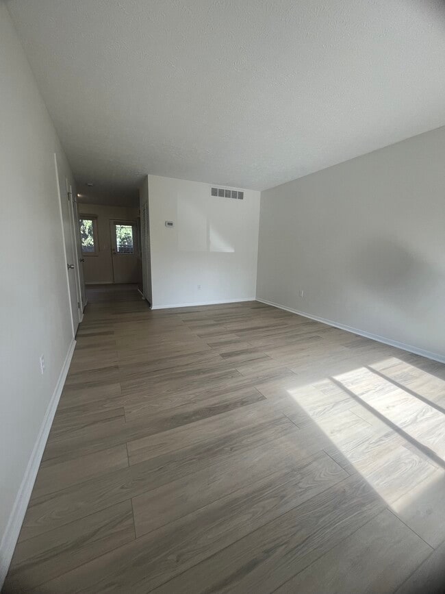 Photo - 1967 Slaton Ct