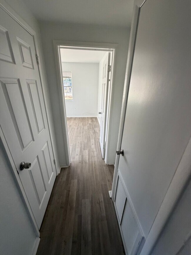 Photo - 760 Greenway Pl