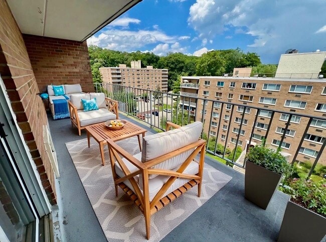 Building Photo - 416 Benedict Ave Unit 6C Rental