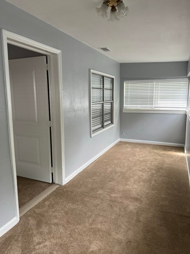 Photo - 1613 Elberta Dr