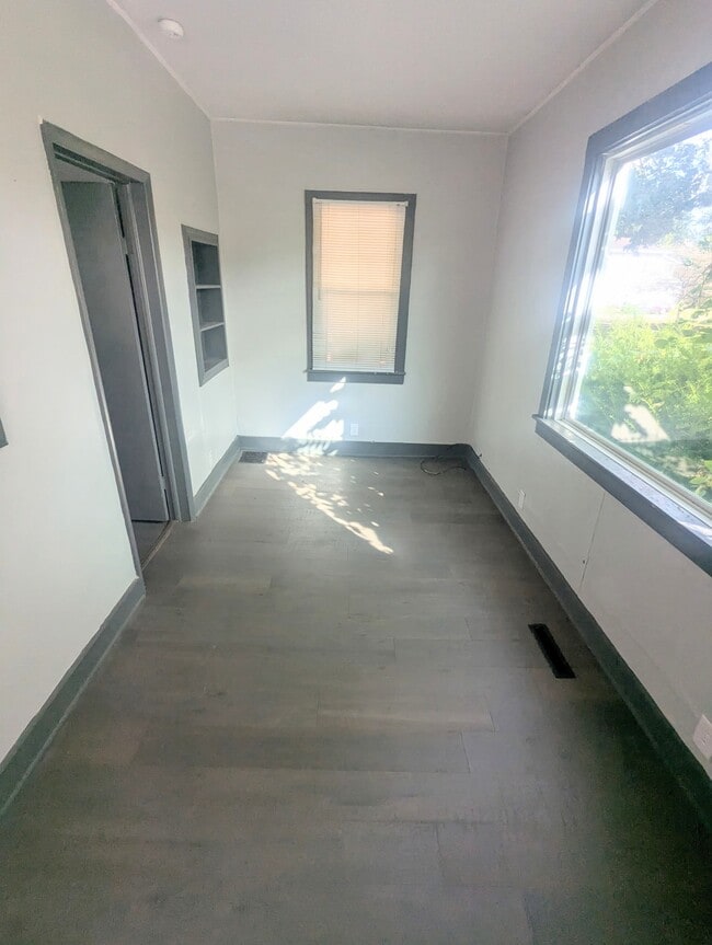 Photo - 803 W Chestnut St Unit Apt B