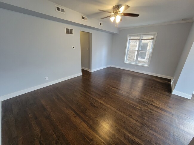 Photo - 4849 N Sawyer Ave Unit 1