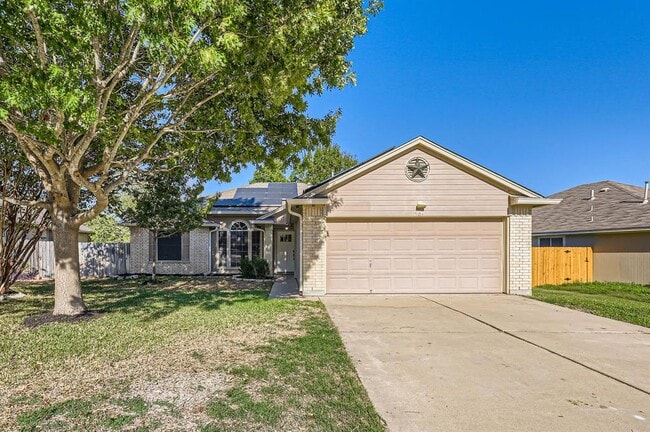 Photo - 201 Orchard Way