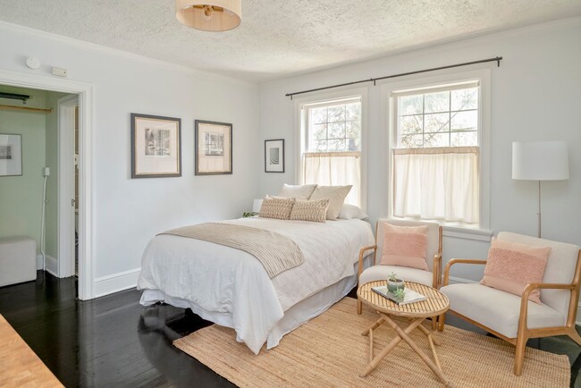 Photo - Cozy, updated 4th-floor studio in Nob Hill. Convenient location near all the hot spots