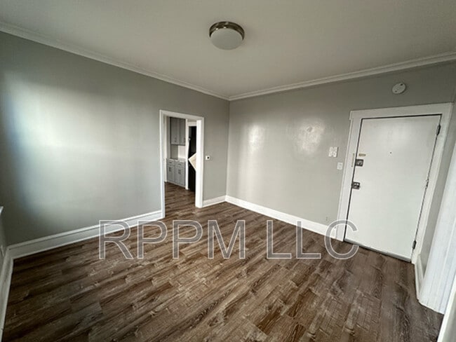 Photo - 100-102 Grand Ave, #1L Unidad 1L