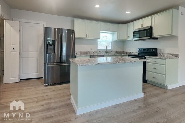 11427 Broadmoor Dr