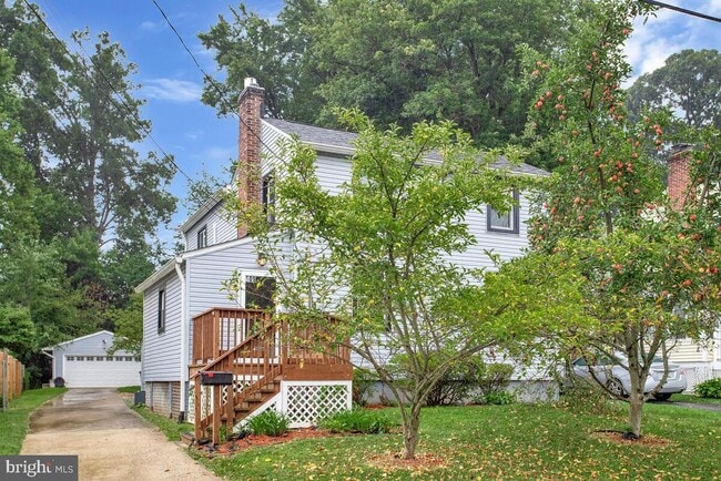 Photo - 509 Denham Rd