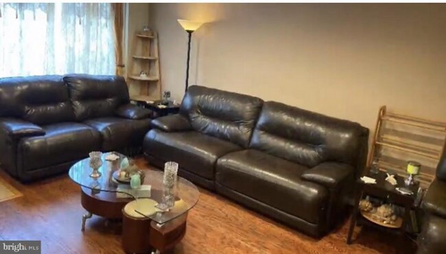12 Fifeshire Ct