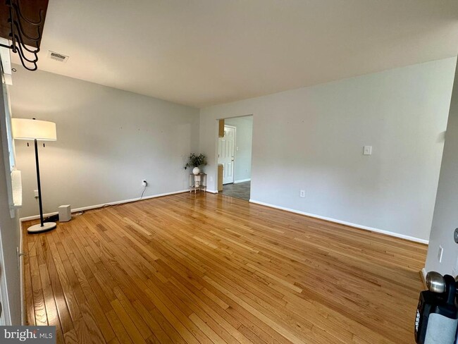 Building Photo - 13203 Hampshire Ct