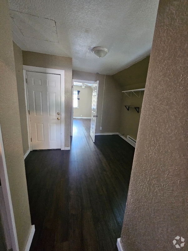 Building Photo - 1315 Conley St Unit 2 Rental
