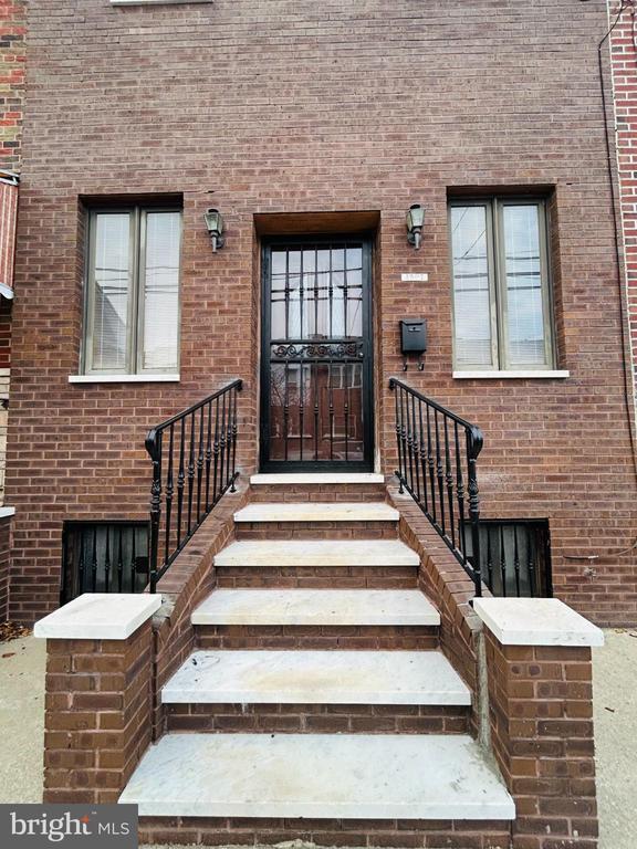 Building Photo - 1507 W Shunk St