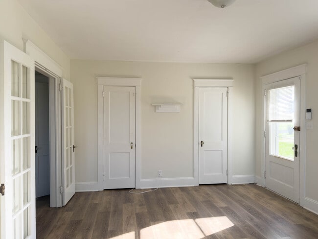 Photo - 490 Sumac Rd