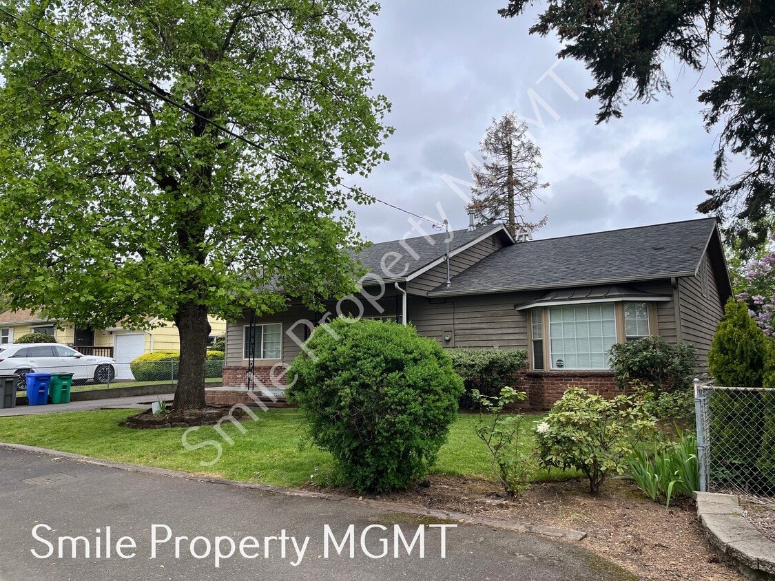 Photo - 12019 SE Kelly St (Portland, OR)
