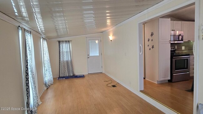 Photo - 135 Blue Lake Pl