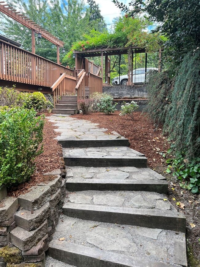 Photo - 19857ham Unit B