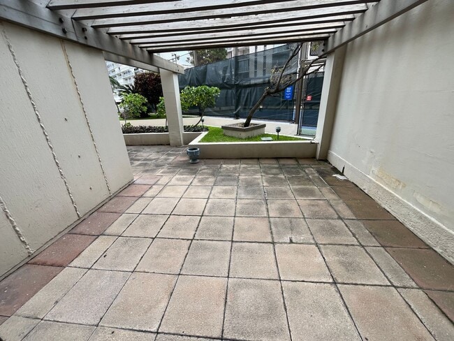 Photo - Yacht Harbor Towers (Ala Moana)-1282 sf, 2 bed+den, 2 bath, 2 prkg-INCLUDES UTILITIES Unit 513