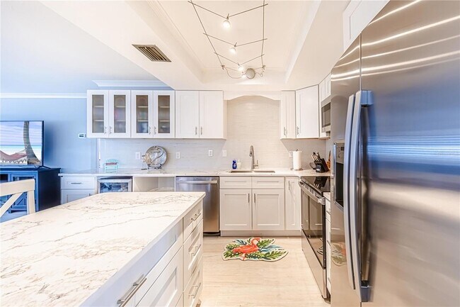 616 Flamingo Dr Unit 102