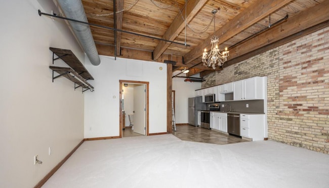 Photo - 940 Monroe Ave NW