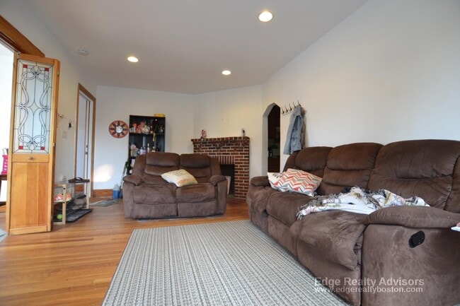 Photo - 27 S Crescent Circuit Unit B