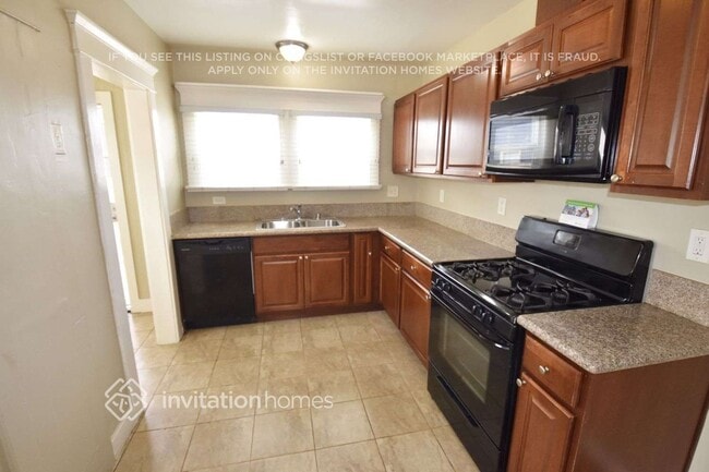 Photo - 1873 W 38th Pl