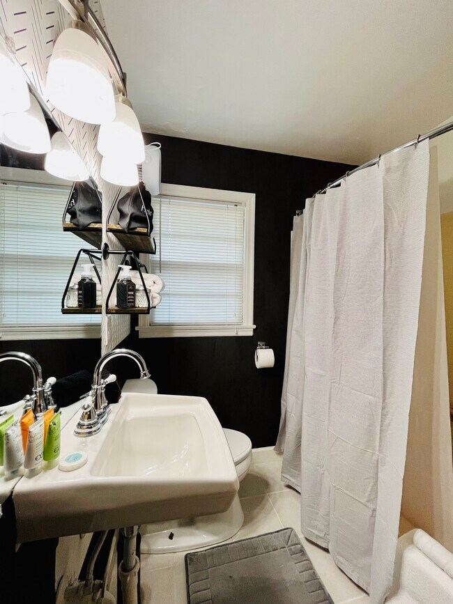 Photo - 265 Orange Ave