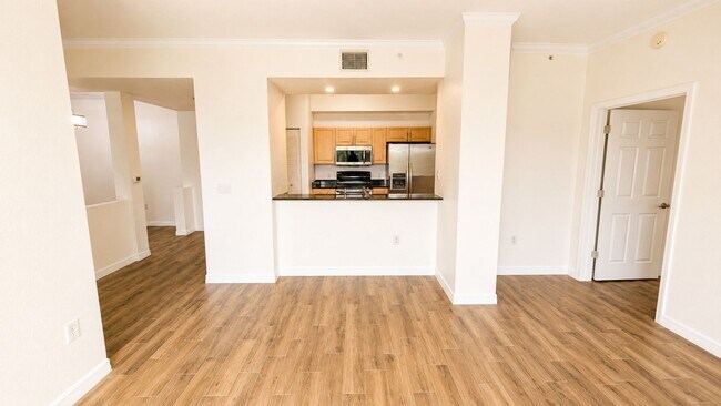 Photo - Annual unfurnished luxury 3/2 condo downtown Sarasota overlooking a park!