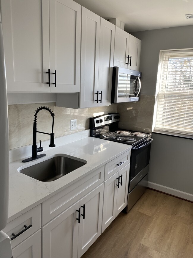 Photo - 823 N Woodington Rd