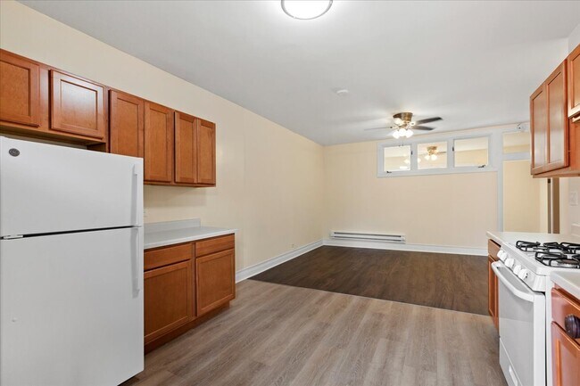 Photo - 2516 N Lincoln Ave Unit 3