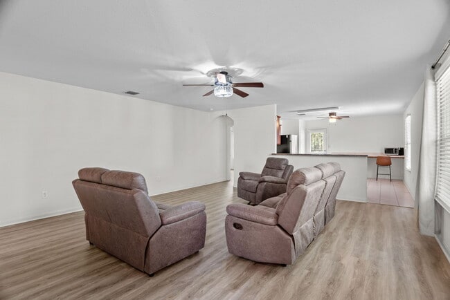 Photo - 5503 Chase Cyn