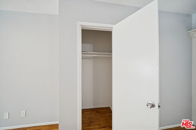 Photo - 5307 Vantage Ave Unidad 6