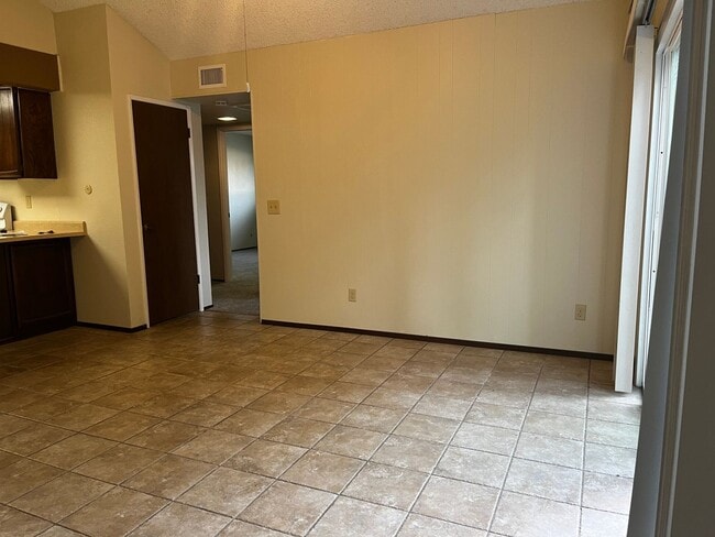 Photo - Newly Renovated 2 Bedroom, 2 Bathroom 1050 Sqft. 1/2 Plex Orangevale Home for Lease.