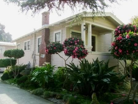 Building Photo - Rockridge house, Walk to Bart, Shops and R...