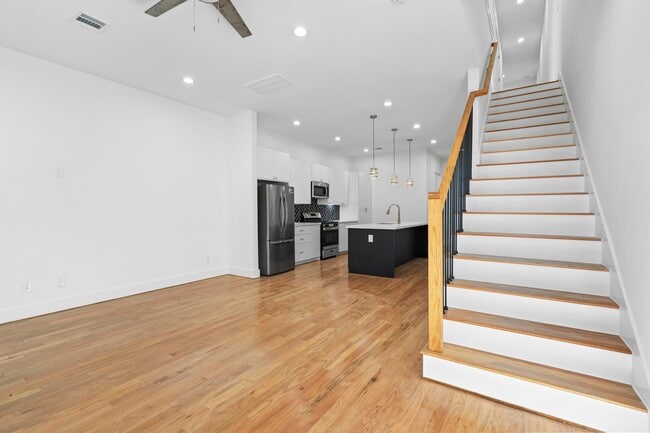 Photo - 2022 Thonig Rd