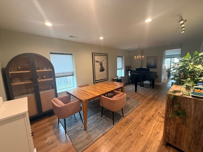 Photo - Spacious 4-Bedroom Home in the Heart of Edgewater