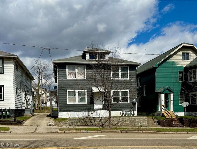 Building Photo - 779 E Exchange St Unit 3 Rental