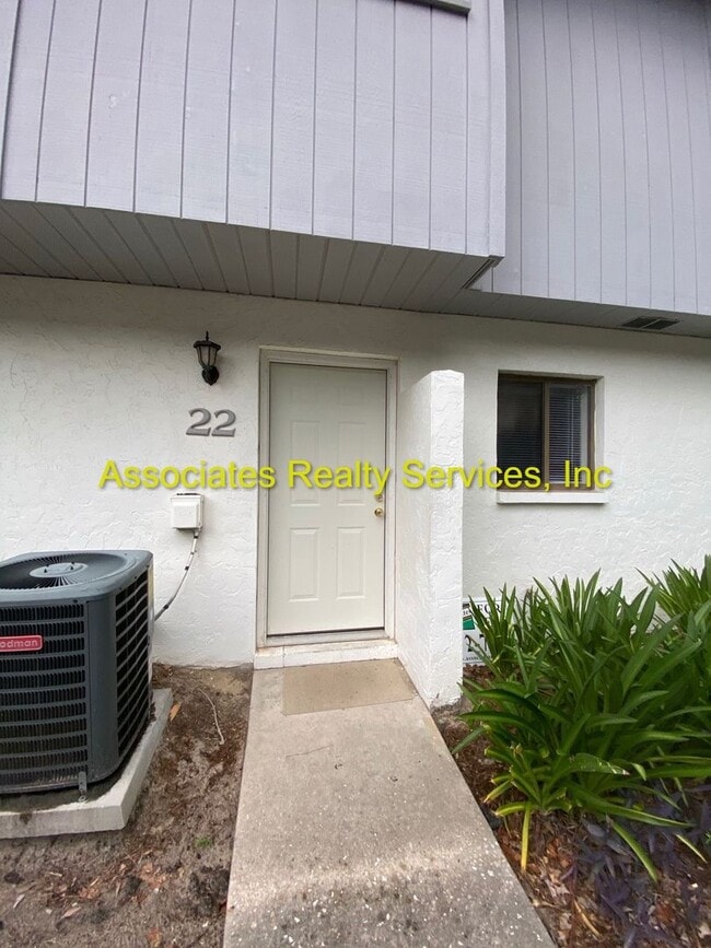 Photo - Cute Foxmoor 2/1.5 Townhome