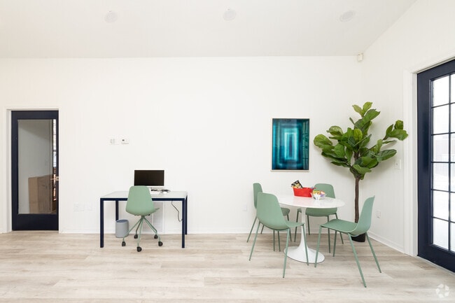 Centro de negocios - Alabaster Estates