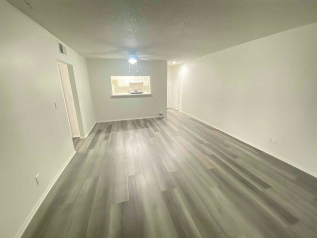 Photo - 15020 Burbank Blvd Apartment Unit 102