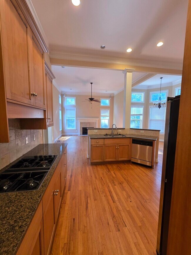 Photo - 306 Lochleven Ct