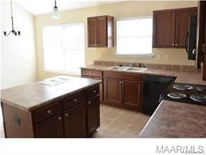 Photo - 570 Chatsworth Dr