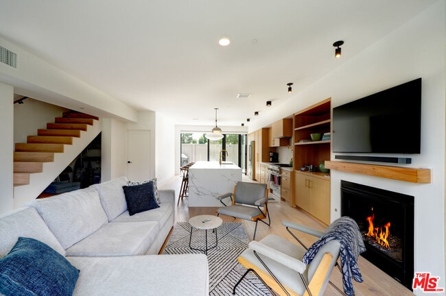 6208 Tapia Dr Unit B