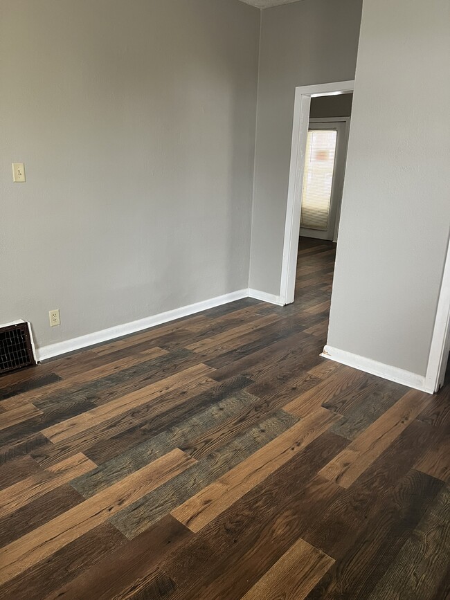 Photo - 305 N Indiana Ave