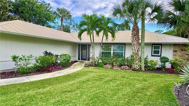 Photo - 323 SW Ridge Ln