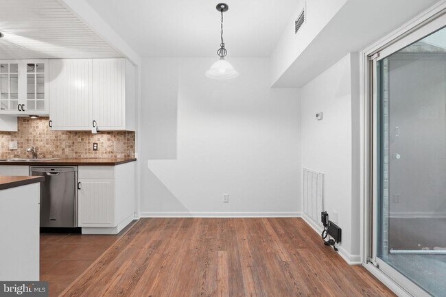 Photo - 11619 Stoneview Square Unit 22C