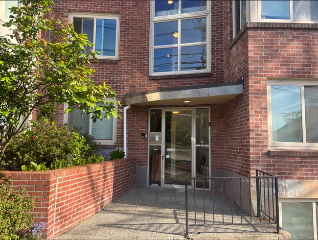 Building Photo - The Norman Apartments