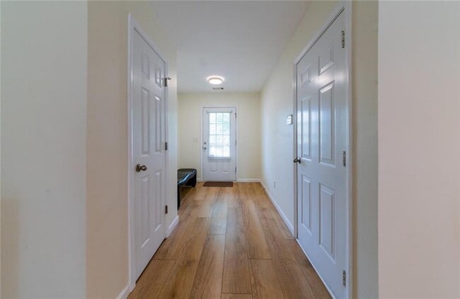 Photo - 2860 Mayfair Dr