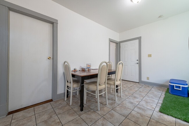 Photo - 5015 S Rockwell St