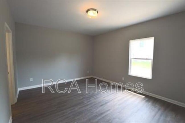 Photo - 3501 N Illinois St