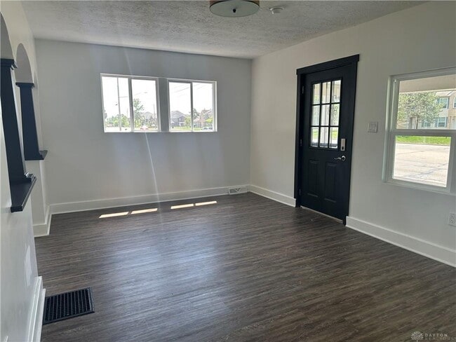 Photo - 2520 Harshman Rd